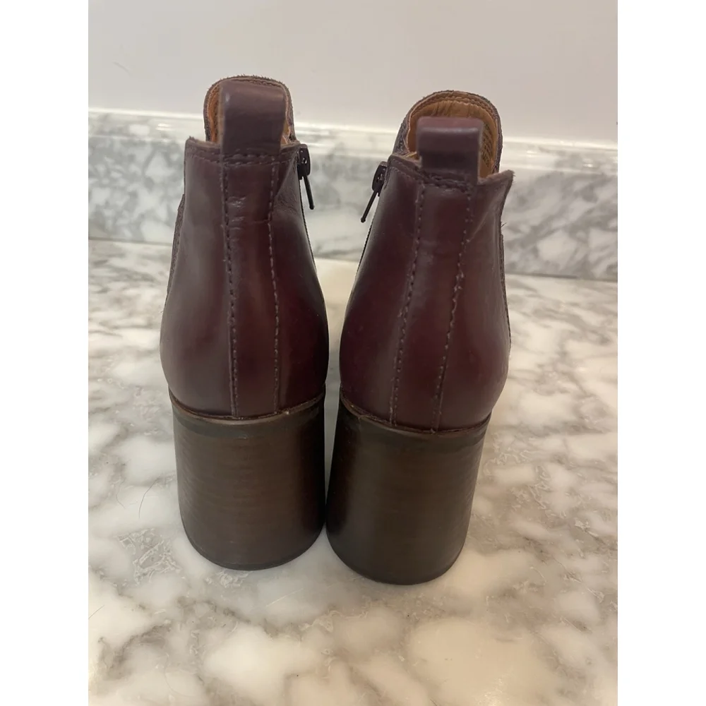Size 8.5 Lucky Brand Women's Ankle Boot Debruh Wine Color Bootie, Block Heel - Picture 4 of 7